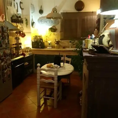 Lehu Corinne Homestay *